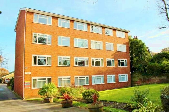 2 Bedroom Flat To Rent In Leigham Court Road, London, SW16
