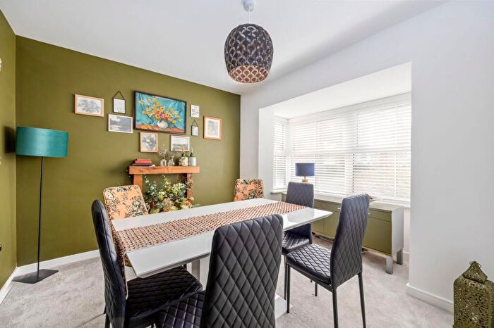 5 Bedroom Detached House For Sale In Bentley Gardens, Broadbridge Heath, RH12
