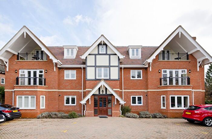 1 Bedroom Flat To Rent In Packhorse Road, Gerrards Cross, Bucks, SL9