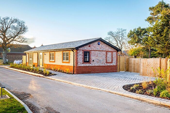 2 Bedroom Detached Bungalow For Sale In Oldencraig Mews, Lingfield, RH7