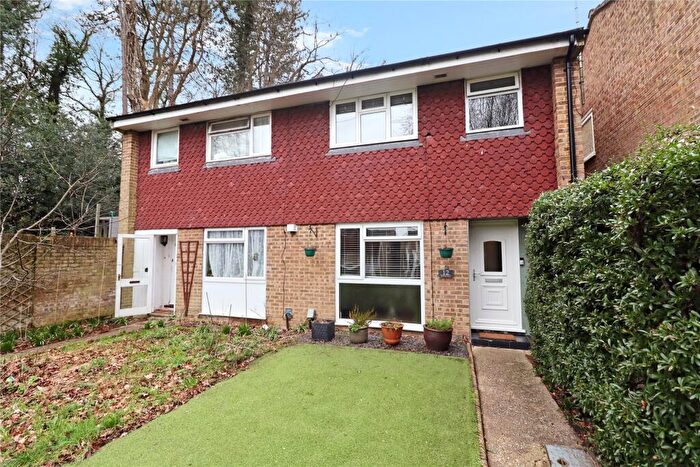 3 Bedroom Semi Detached House For Sale In Paddocks Mead, Woking, Surrey, GU21