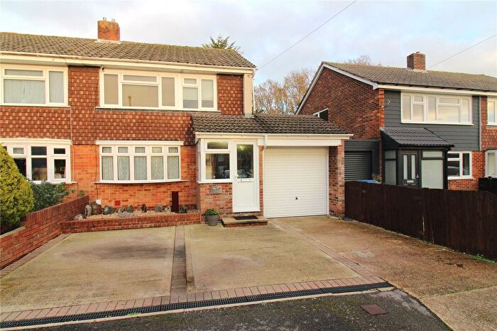 4 Bedroom Semi-Detached House For Sale In Park Farm Avenue, Fareham, Hampshire, PO15