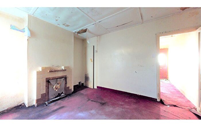 2 Bedroom End Of Terrace House For Sale In Elliott Street, Gravesend, DA12