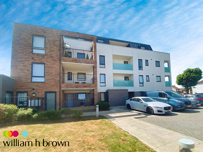 2 Bedroom Apartment To Rent In Faringdon Avenue, Romford, RM3