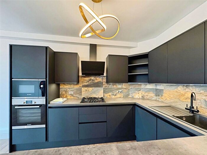 2 Bedroom Flat For Sale In Hollow Stone, Nottingham, Nottinghamshire, NG1