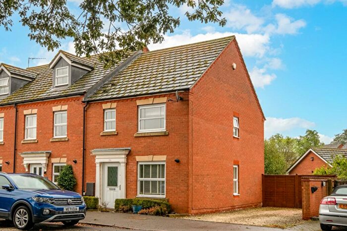 3 Bedroom Semi-Detached House For Sale In Wellesbourne Road, Barford, CV35