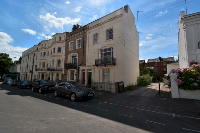 1 Bedroom Terraced House To Rent In Portland Street, Leamington Spa, Warwickshire, CV32