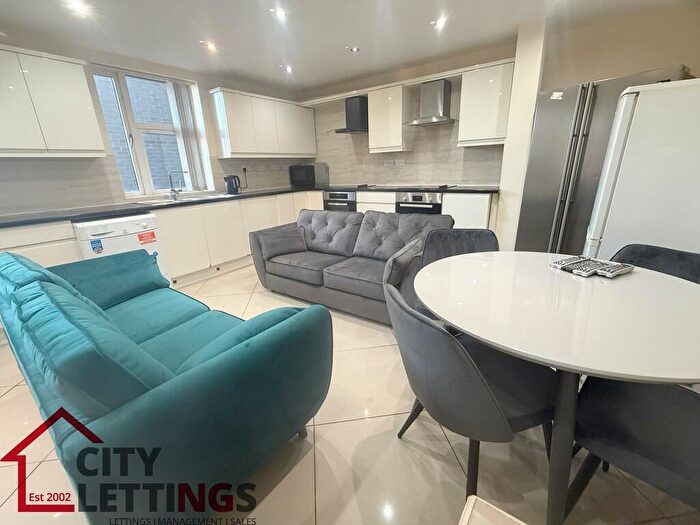 8 Bedroom Flat To Rent In Ilkeston Road, Nottingham, NG7