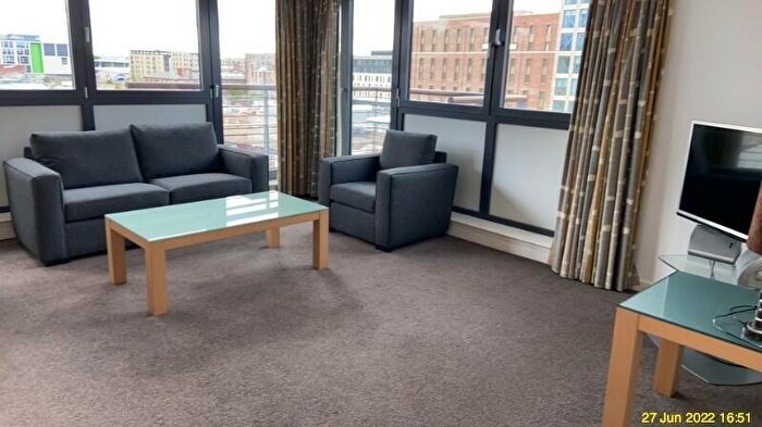 3 Bedroom Flat To Rent In Lower Gilmore Bank, Fountainbridge, Edinburgh, EH3