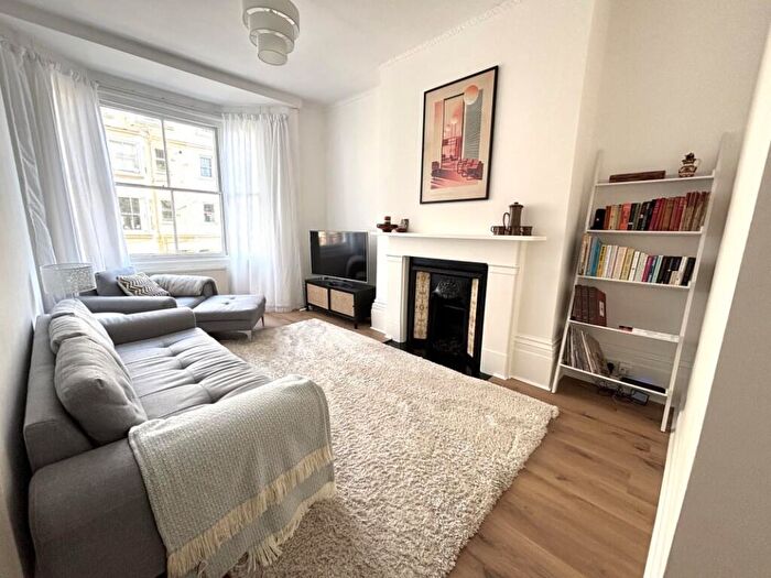 2 Bedroom Flat For Sale In York Road, Hove, BN3