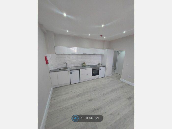 1 Bedroom Flat To Rent In Albert Drive, Liverpool, L9