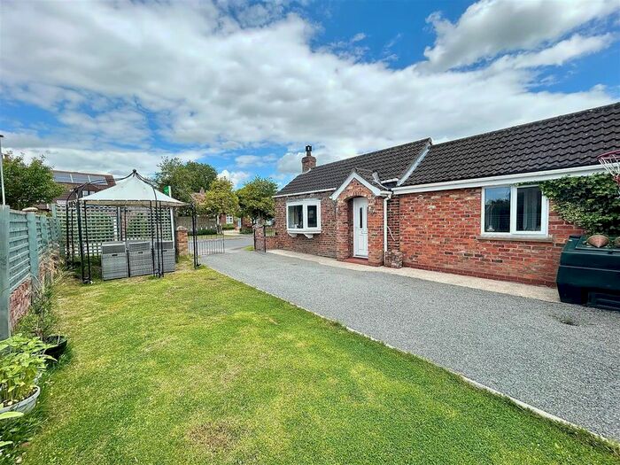 3 Bedroom Detached Bungalow For Sale In North End, Seaton Ross, York, YO42