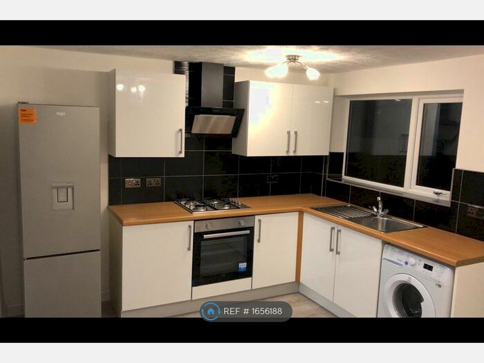 3 Bedroom Terraced House To Rent In Stubsmead, Swindon, SN3