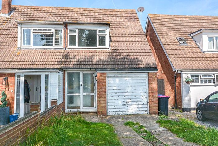 2 Bedroom Semi-Detached House To Rent In Wakering Road, Southend-On-Sea, SS3