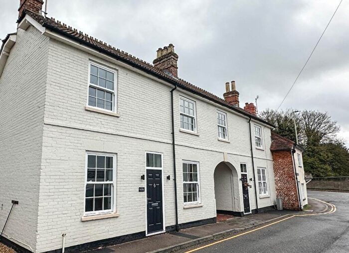 3 Bedroom Detached House To Rent In Fern House, SP2