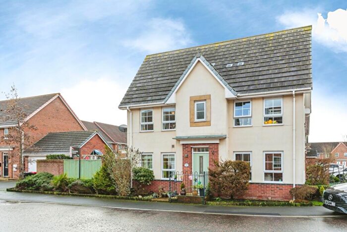 3 Bedroom End Of Terrace House For Sale In Hawthorn Drive, Thornton-Cleveleys, Lancashire, FY5