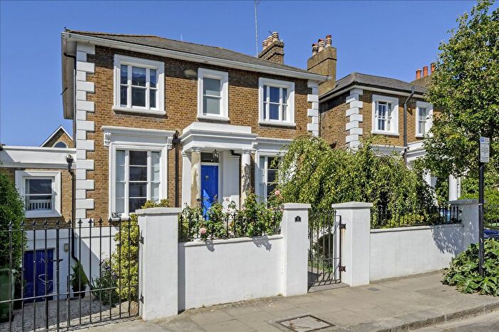 5 Bedroom Detached House For Sale In Devonport Road, Shepherd's Bush, W12