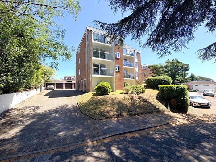 2 Bedroom Apartment For Sale In Belle Vue Road, Lower Parkstone, BH14