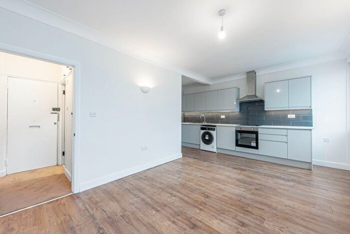 1 Bedroom Flat To Rent In Inverness Terrace, Bayswater, London, W2