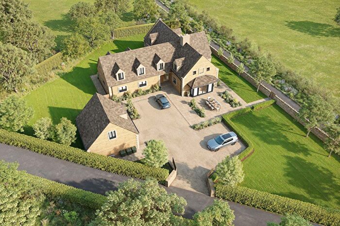 3 Bedroom Detached Bungalow For Sale In Langley, Witney, OX29