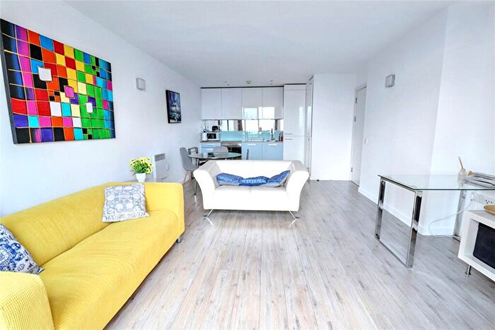 1 Bedroom Apartment To Rent In New River Avenue, Hornsey, London, N8