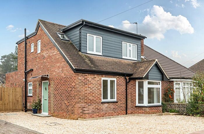 3 Bedroom Bungalow For Sale In Farm Close, Maidenhead, Berkshire, SL6