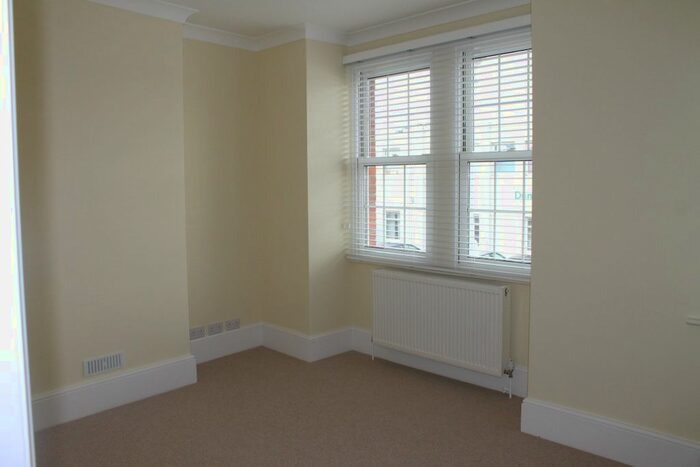 1 Bedroom Maisonette To Rent In Kingston Road, Raynes Park, London, SW20
