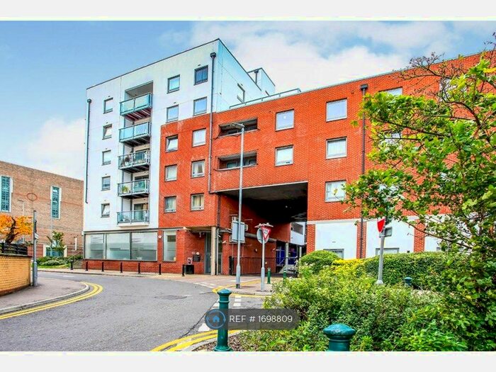 1 Bedroom Flat To Rent In Ashleigh Court, Watford, WD17