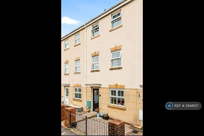 4 Bedroom Terraced House To Rent In Badgers Way, Weston-Super-Mare, BS24
