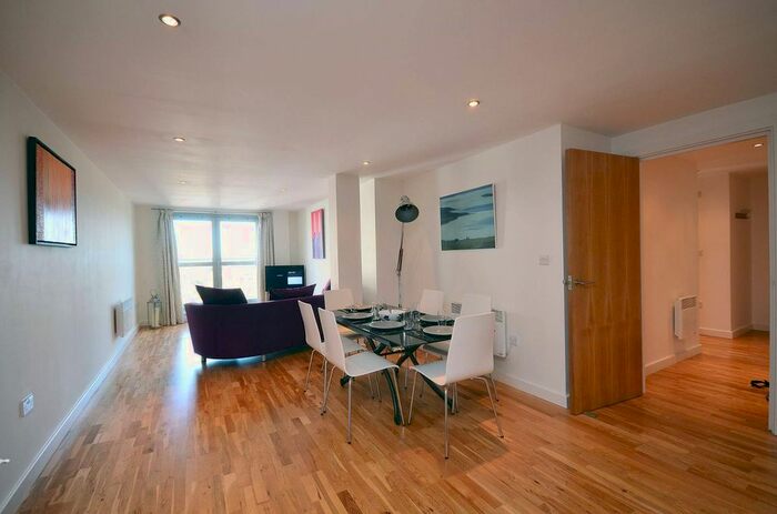 2 Bedroom Flat To Rent In Balmes Road, De Beauvoir Town, London, N1
