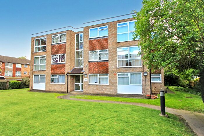 1 Bedroom Flat To Rent In Chanctonbury Gardens, Sutton, SM2