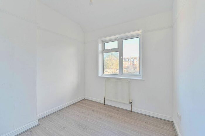 3 Bedroom Property To Rent In Old Bromley Road, Bromley, BR1