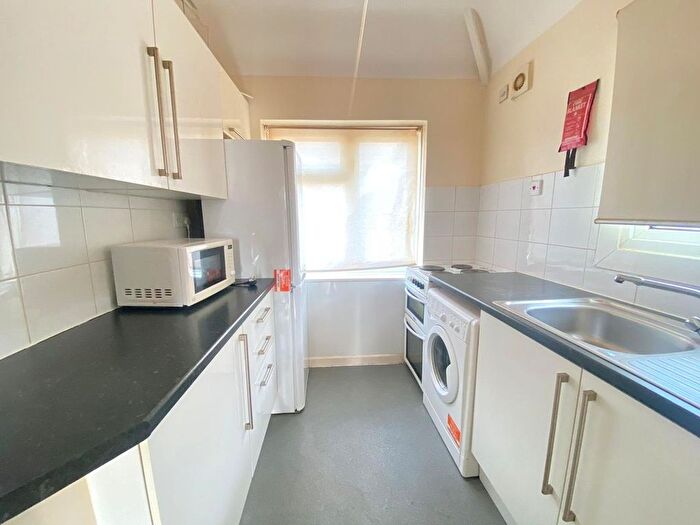 1 Bedroom Flat To Rent In Flat A Nicholas Road, Dagenham, Eb, Uk, RM8