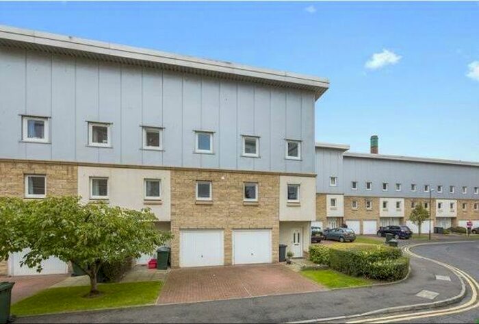 3 Bedroom Town House To Rent In , Pilrig Heights, Edinburgh, EH6