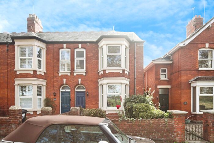 3 Bedroom End Terrace House For Sale In Greenway Road, Taunton, TA2