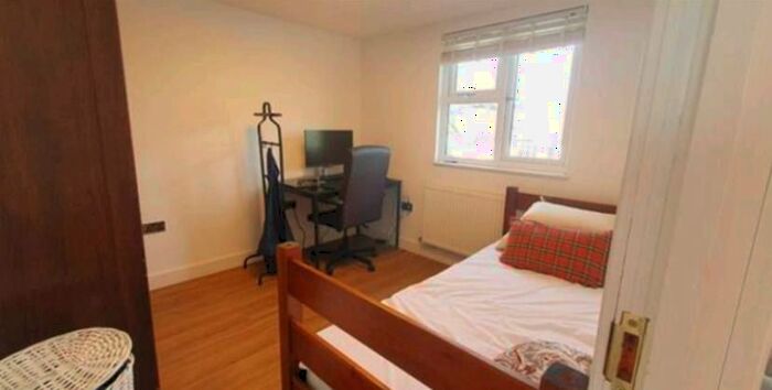 2 Bedroom Flat To Rent In Westfields Road, London, W3