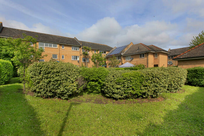 2 Bedroom Flat To Rent In Assisi Court, St James's Drive, Wandsworth Common, London, SW12