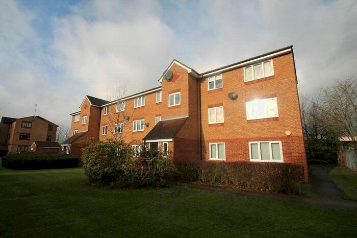 1 Bedroom Flat To Rent In Latimer Drive, Hornchurch, Essex, RM12