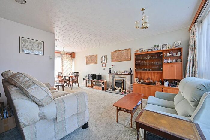 4 Bedroom Detached House For Sale In Grove Hall Road, Bushey, WD23