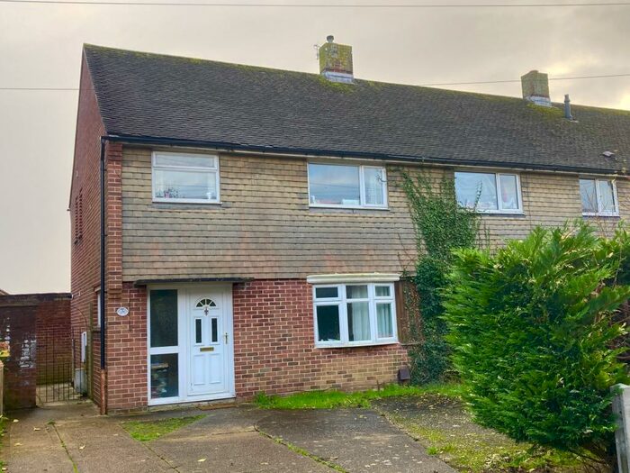 4 Bedroom Semi-Detached House To Rent In Chichester, PO19