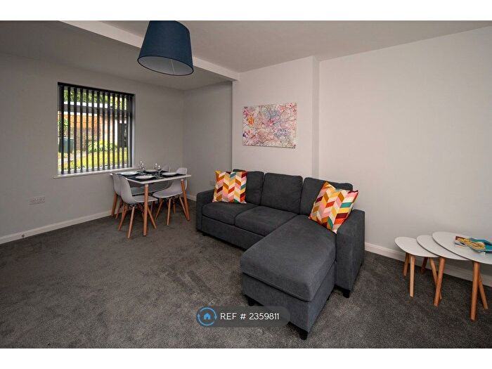 4 Bedroom Semi-Detached House To Rent In Woodland Way, Bristol, BS15