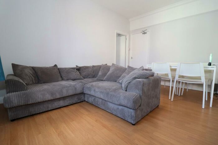 3 Bedroom Flat To Rent In Northcote Street, Roath, CF24