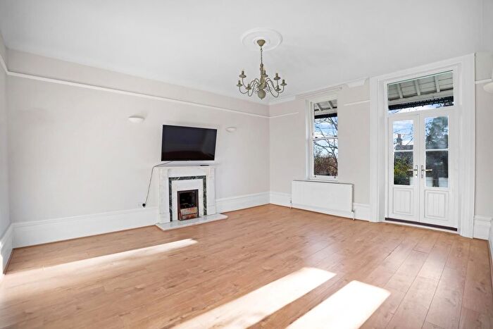 2 Bedroom Flat To Rent In Anerley Park, Anerley, London, SE20