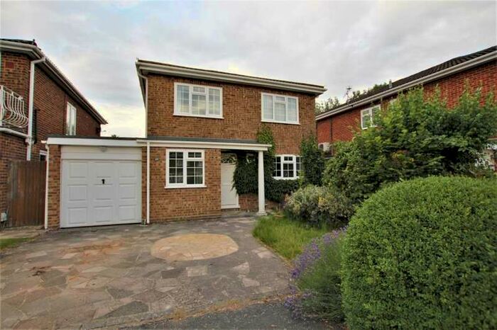 4 Bedroom Detached House To Rent In Bisley, GU24