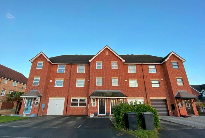 4 Bedroom Property To Rent In Landalewood Road, York, YO30