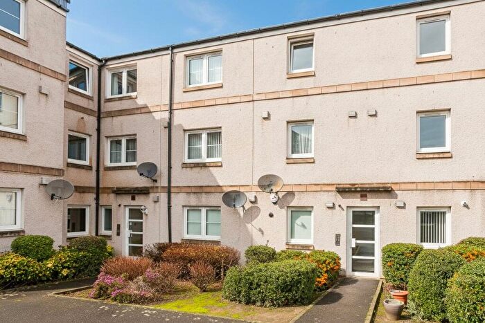 2 Bedroom Flat For Sale In Duddingston Park South, Duddingston, Edinburgh, EH15