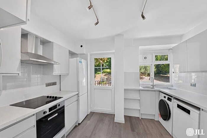 2 Bedroom Flat To Rent In Petersham Road, Richmond, TW10