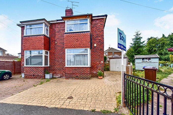 2 Bedroom Semi-detached House For Sale In Chatsworth Park Grove, Sheffield, S12