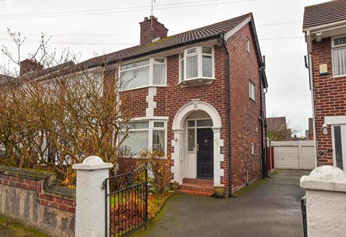 3 Bedroom Semi-Detached House For Sale In Greenville Road, Bebington, CH63