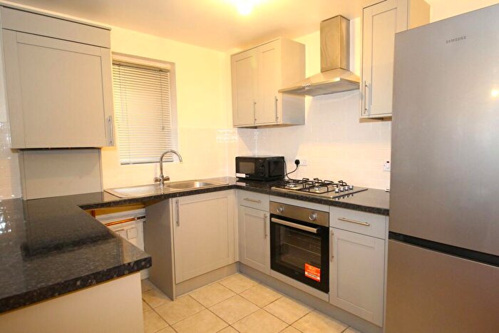 2 Bedroom Flat To Rent In Flat, Curlew House, Rainham, RM13